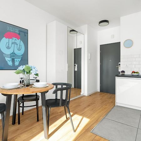 Klimatyczne I Nowoczesne Studio Very Berry W Poznaniu By Noclegi Renters Kültér fotó