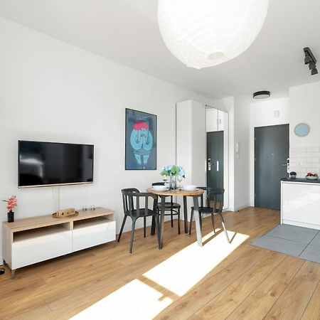 Klimatyczne I Nowoczesne Studio Very Berry W Poznaniu By Noclegi Renters Kültér fotó